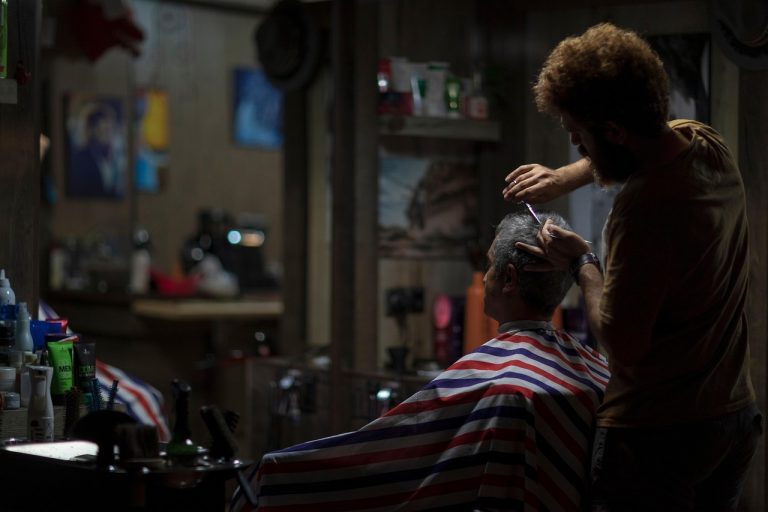 Du confinement au fauteuil de barbier : comment Arthur a transformé une passion en métier